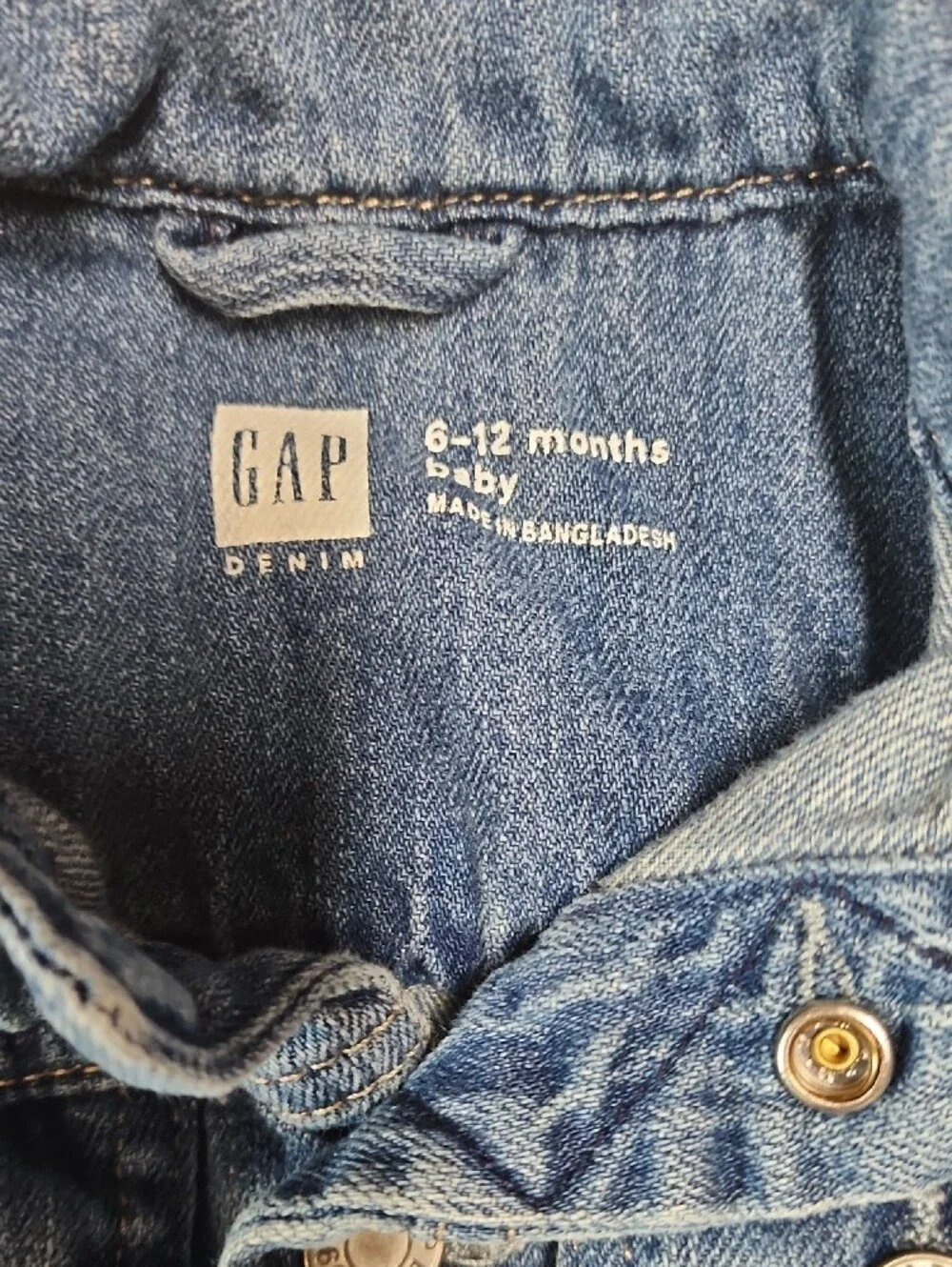 Gap Denim Blue Jacket Infant 6-12 months snap closure